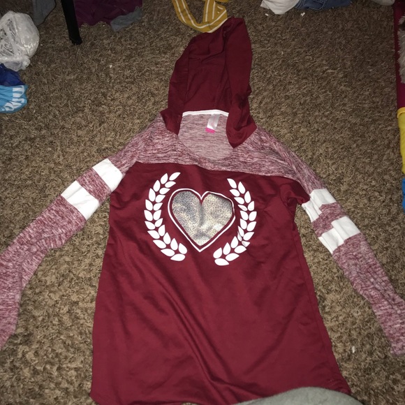 Cute shirt - Picture 1 of 1